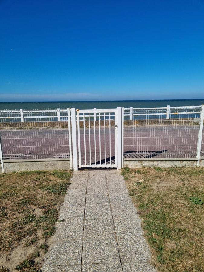 Lion Beach Exterior photo